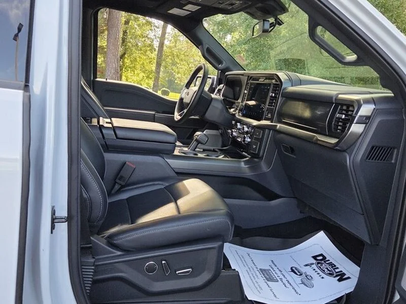 Used 2025 Space White Metallic Ford LARIAT image 17