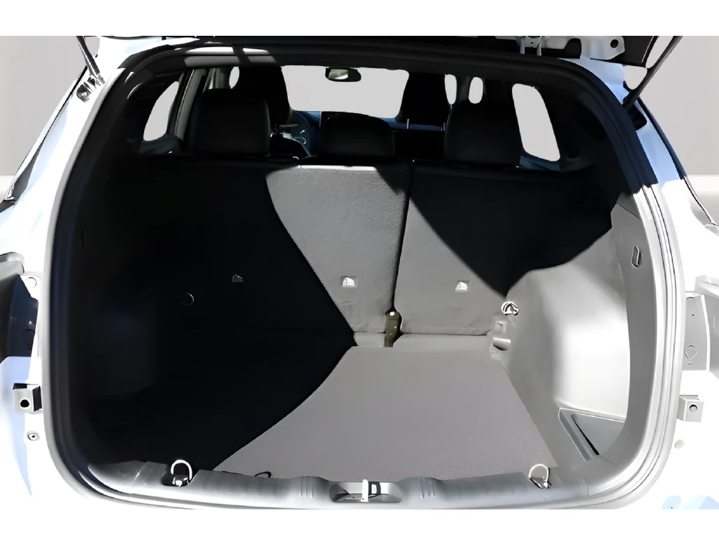 New 2026 White Jeep Latitude image 17