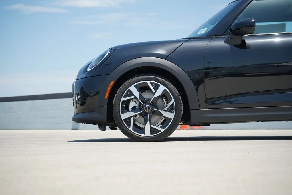 New 2026 Black MINI Iconic image 3