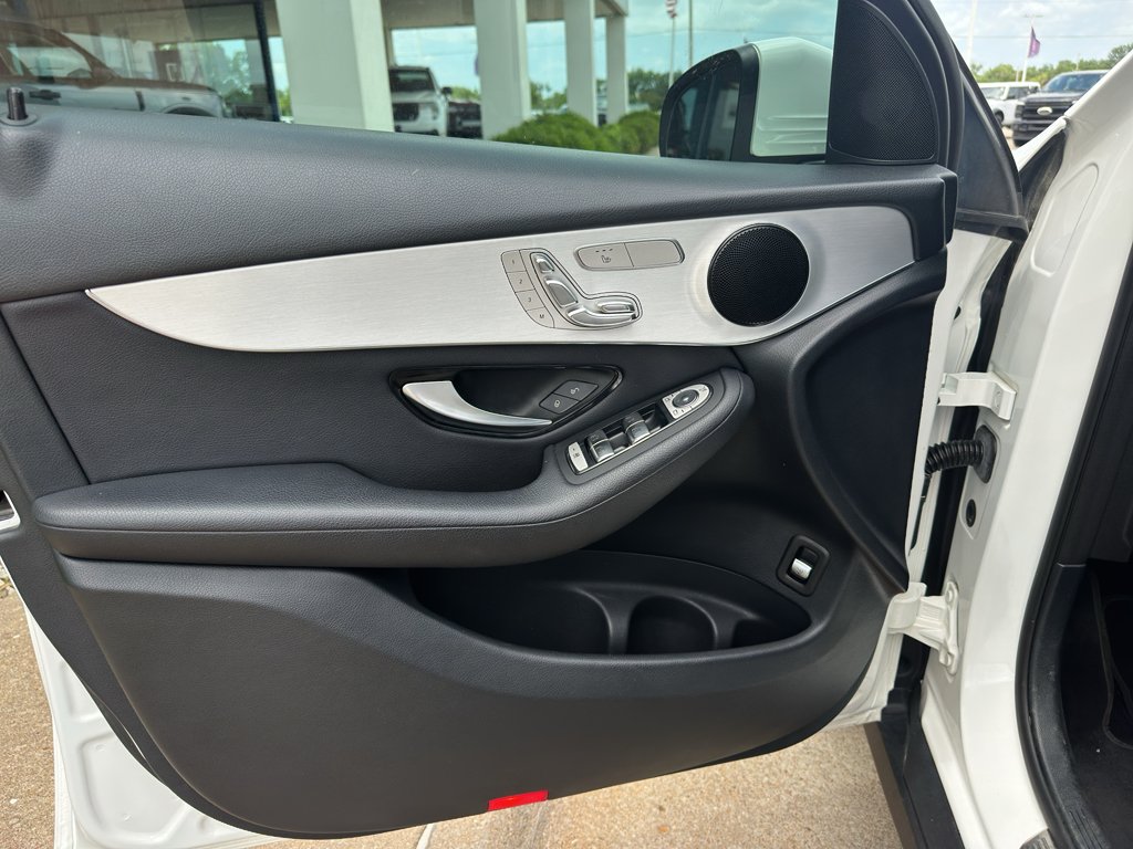 Used 2019 Polar White Mercedes-Benz 300 image 10
