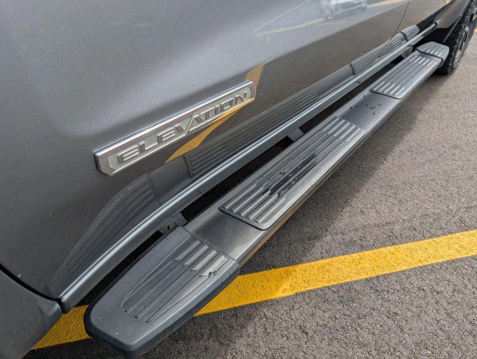 Used 2022 Satin Steel Metallic GMC Elevation image 11