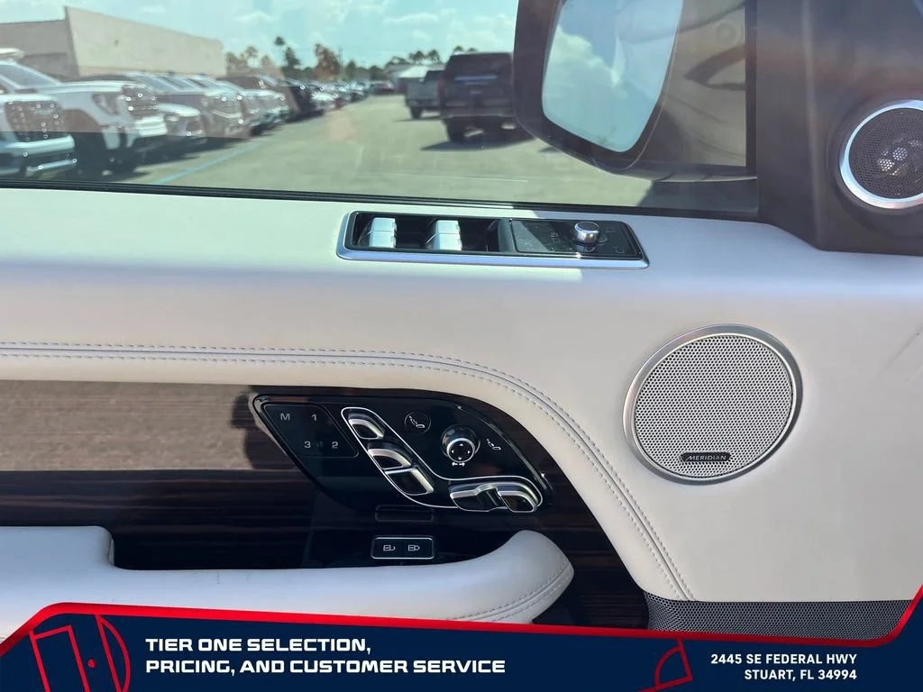Used 2022  Land Rover Autobiography image 22