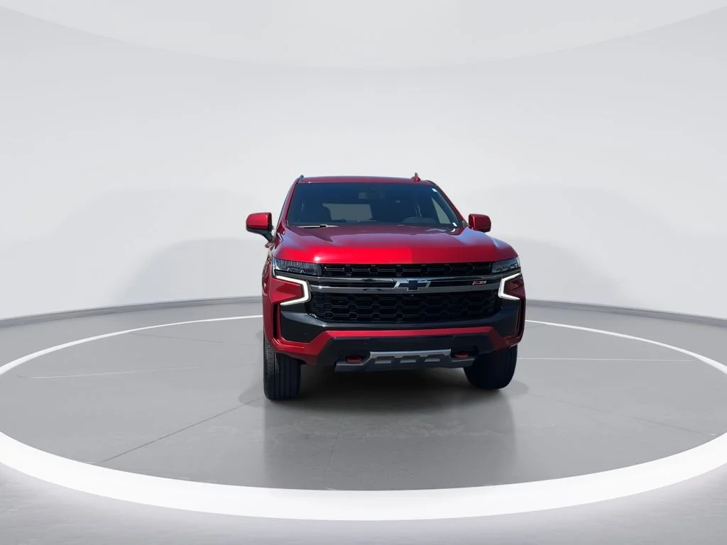 Used 2021 Red Chevrolet Z71 image 3