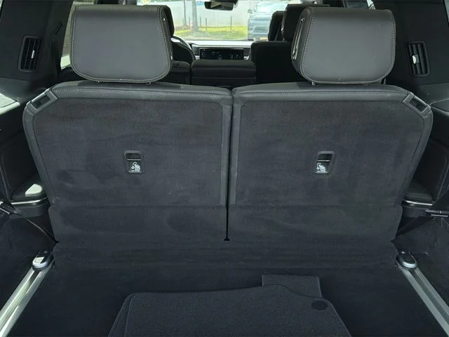 Used 2024  Rivian Adventure image 38