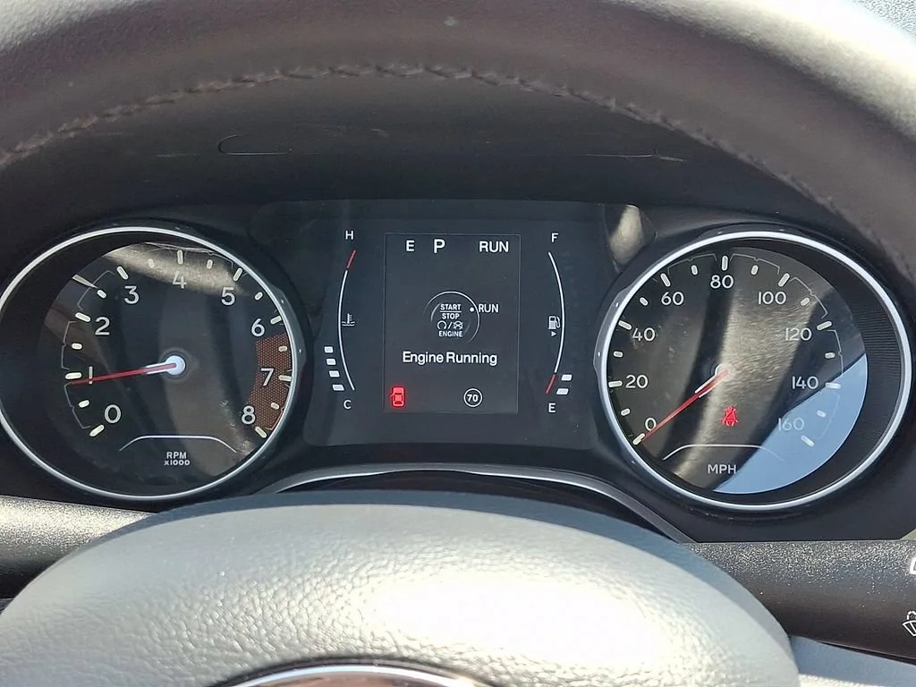 Used 2021 Velvet Red Pearlcoat Jeep Altitude image 26