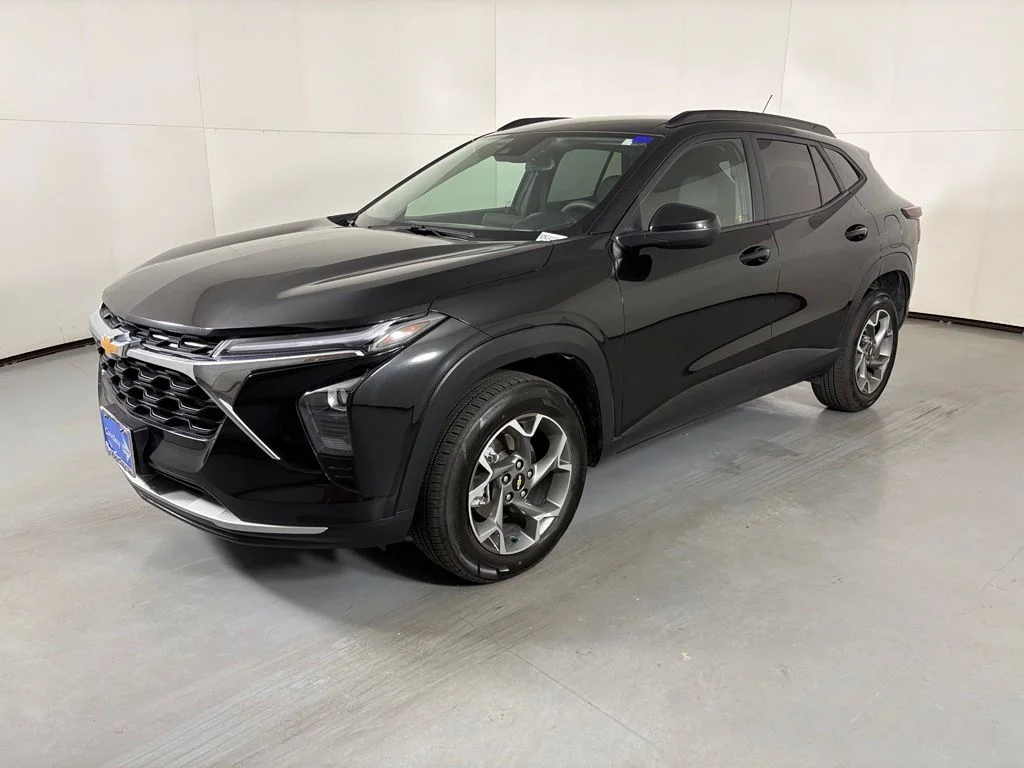 Used 2025 Black Chevrolet LT image 4
