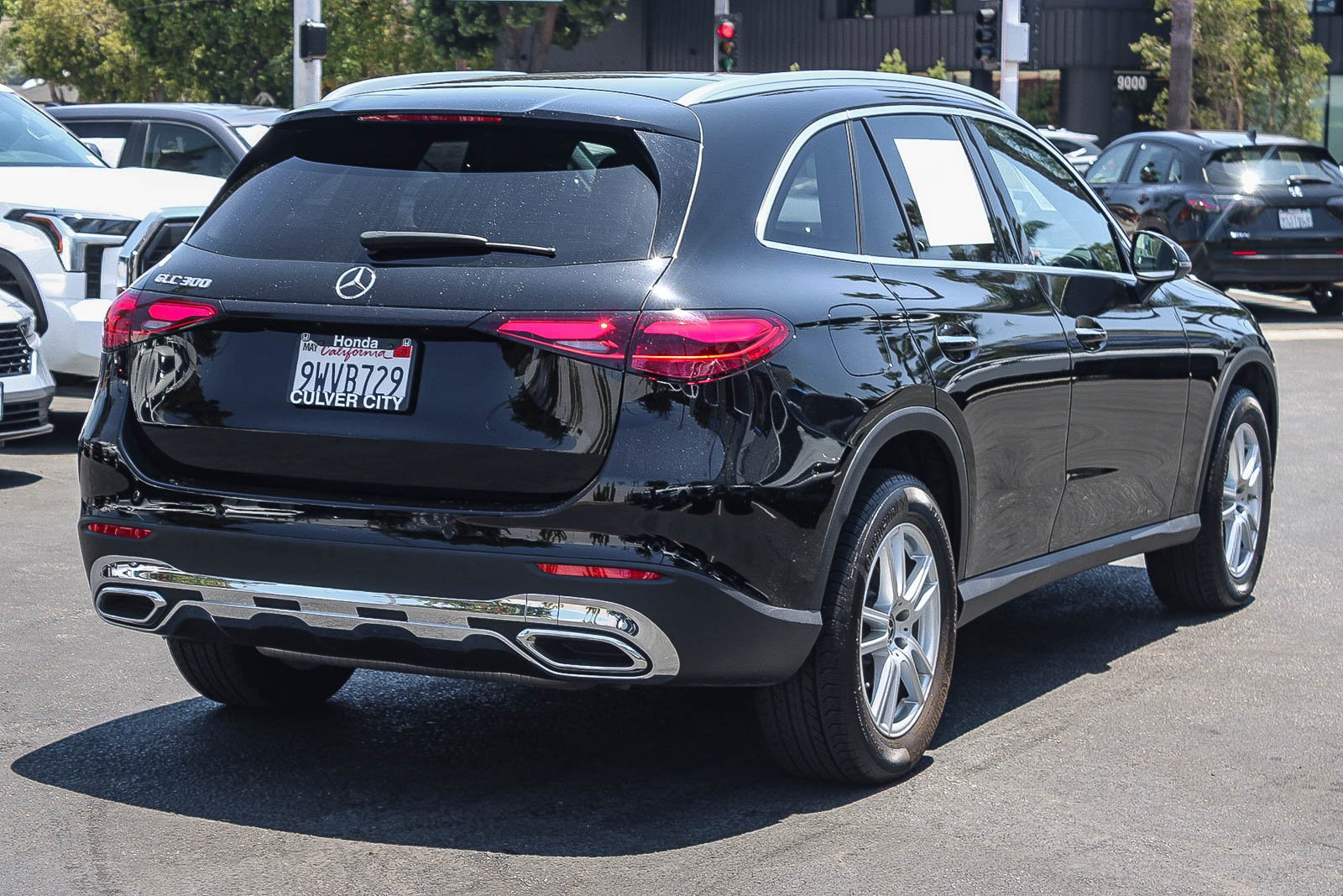 Used 2025  Mercedes-Benz GLC 300 image 8
