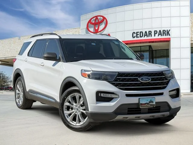 Used 2021 Oxford White Ford XLT image 1