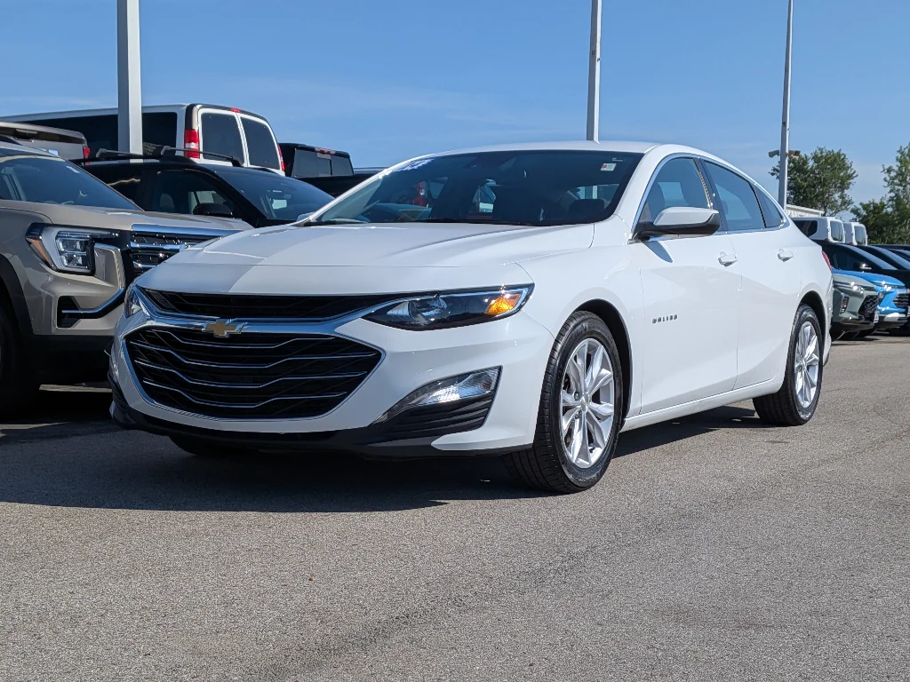 Used 2024 Summit White Chevrolet LT image 6