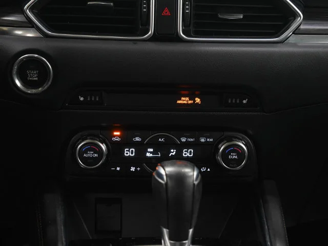 Used 2018 Sonic Silver Metallic Mazda Grand Touring image 19