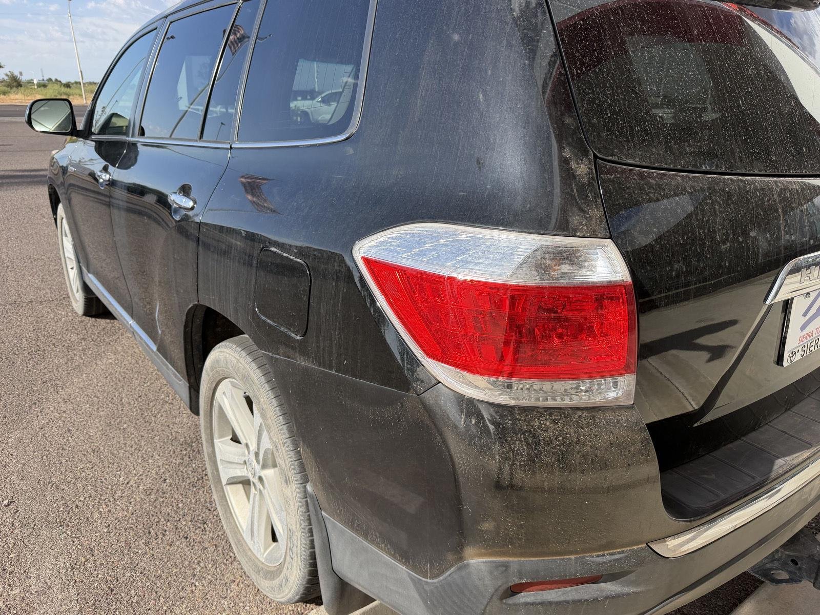 Used 2013 Black Toyota Limited image 11
