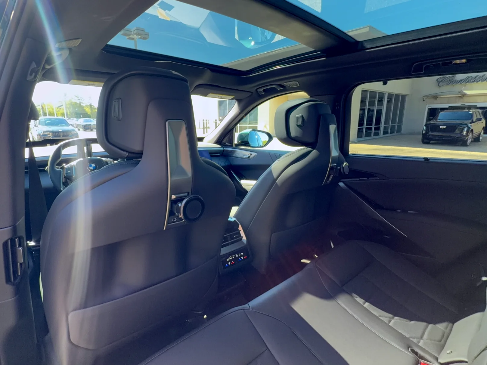 New 2027 Vancouver Green Metallic BMW 40 xDrive image 33