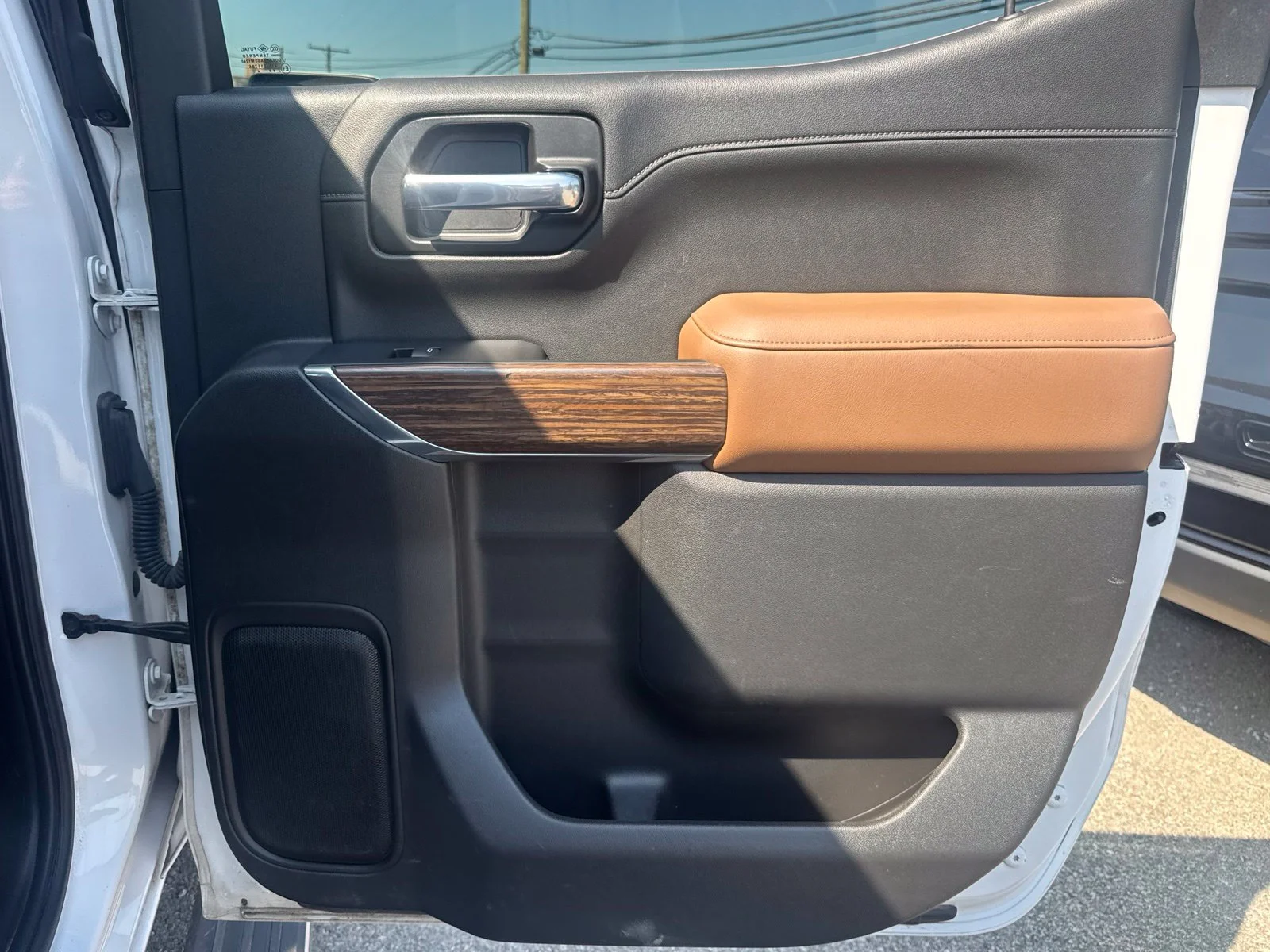 Used 2020 Beige Chevrolet High Country image 33