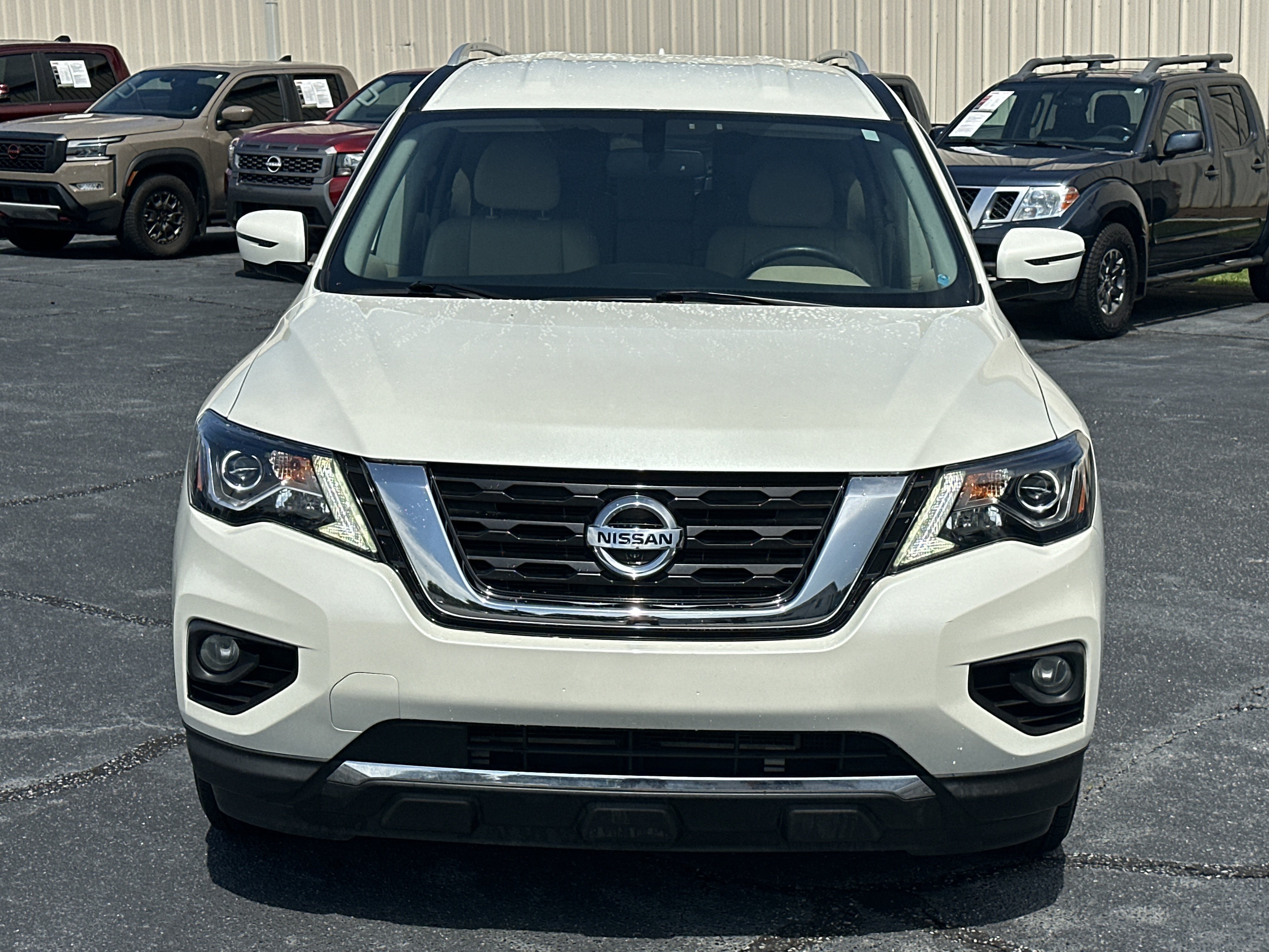 Used 2020 Pearl White Tricoat Nissan SL image 3
