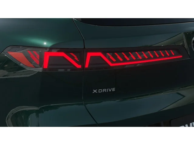 New 2027 Vancouver Green Metallic BMW 40 xDrive image 8