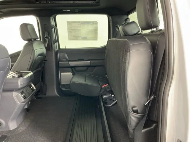 New 2026 Oxford White Ford Lariat image 30