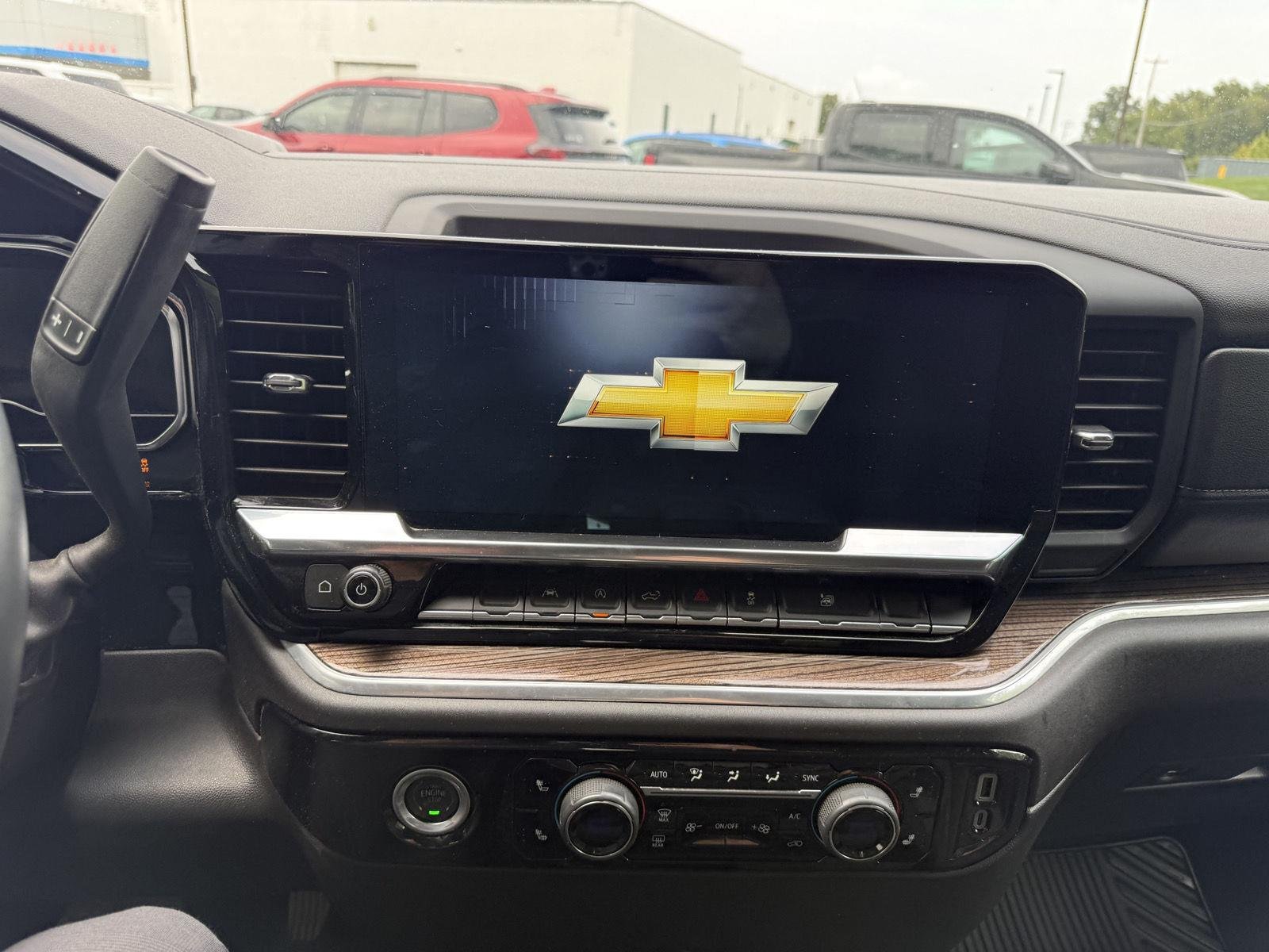 Used 2024 Summit White Chevrolet LT (2FL) image 10