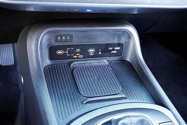 Used 2026 White Hyundai SEL Sport image 27