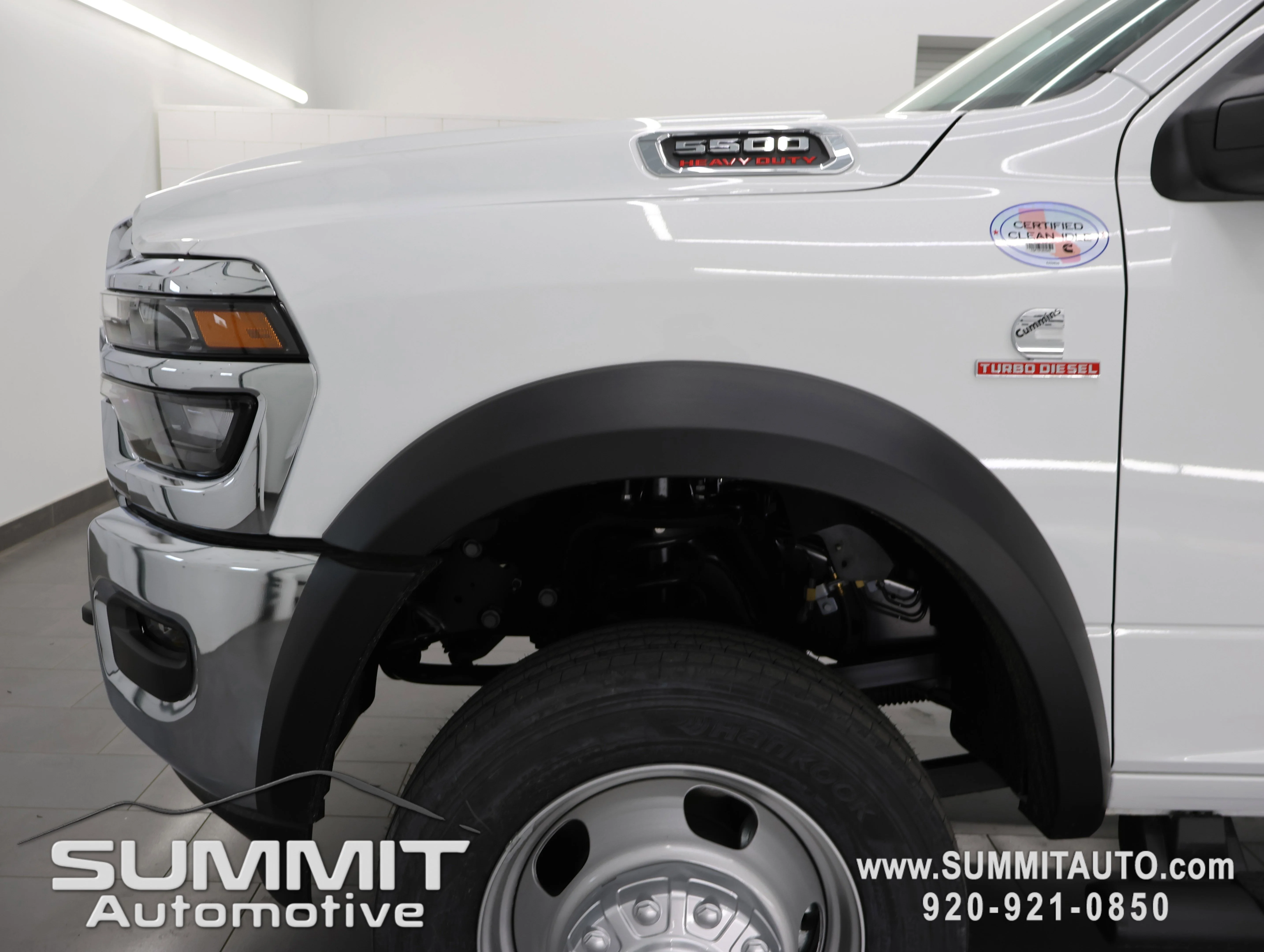 New 2026 Bright White Clearcoat RAM Tradesman image 28