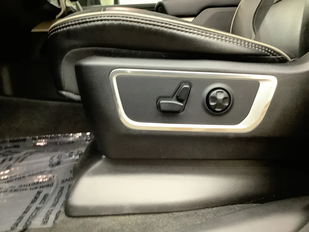 Used 2020 Bright White Clearcoat Ram Laramie image 13