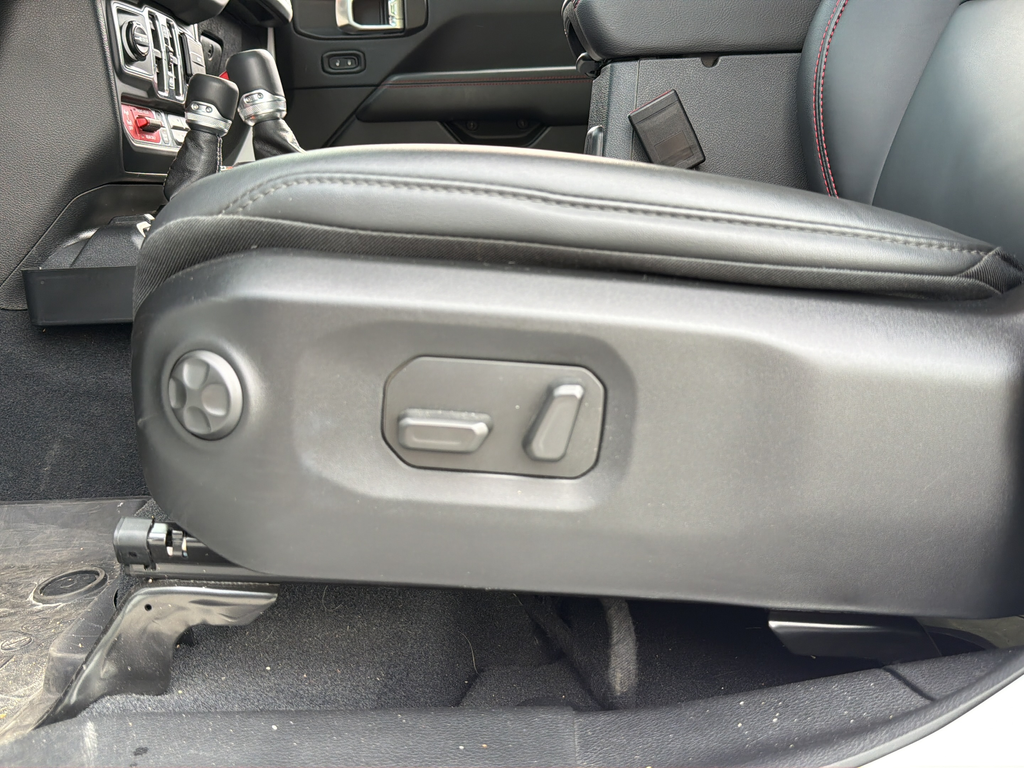 Used 2026 White Jeep Rubicon image 18