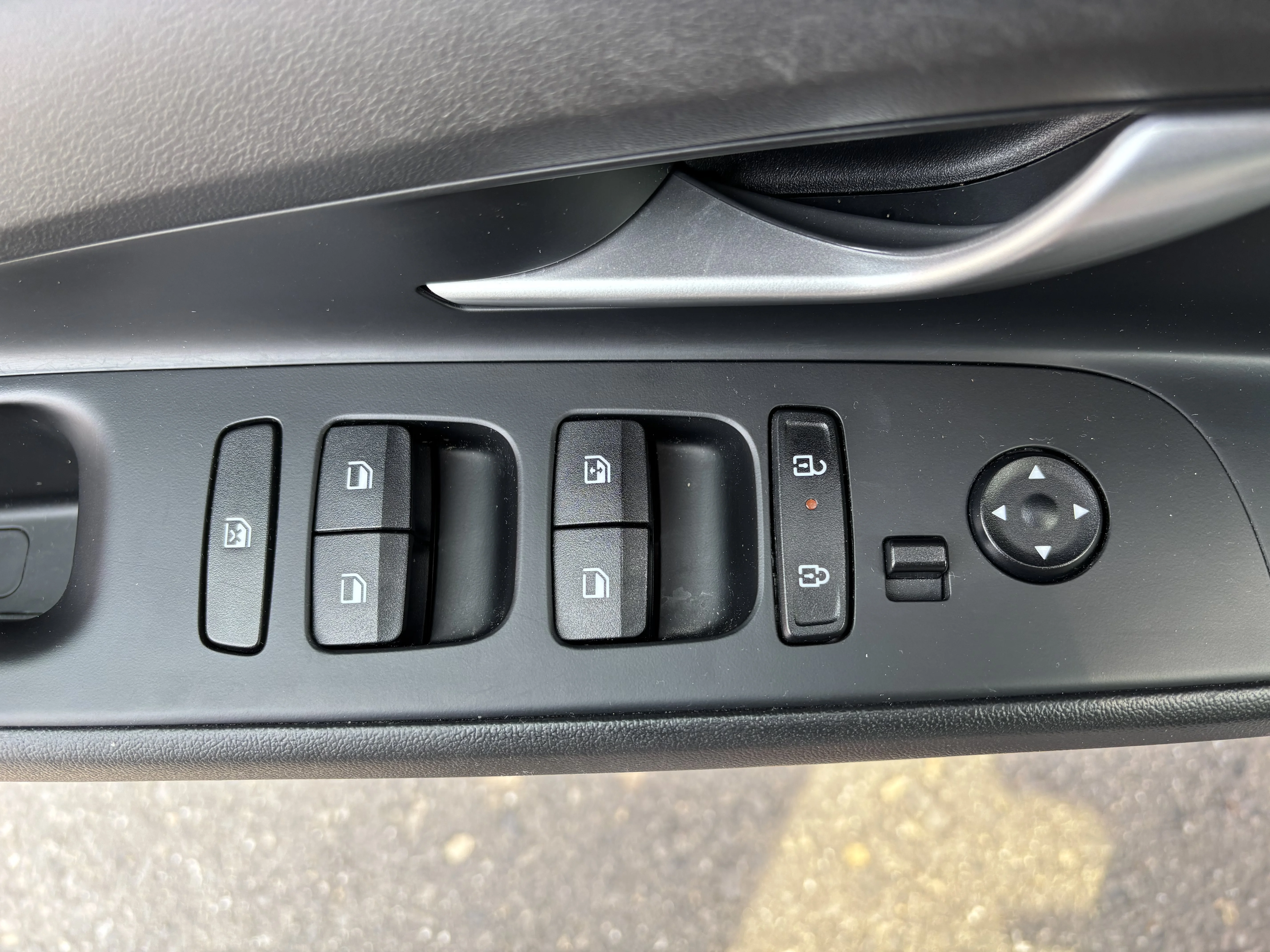 Used 2025 Fluid Metal Hyundai SEL Convenience image 17