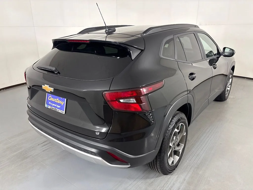 Used 2025 Black Chevrolet LT image 8