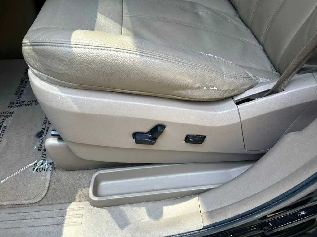 Used 2015 Black Chrysler Touring image 14