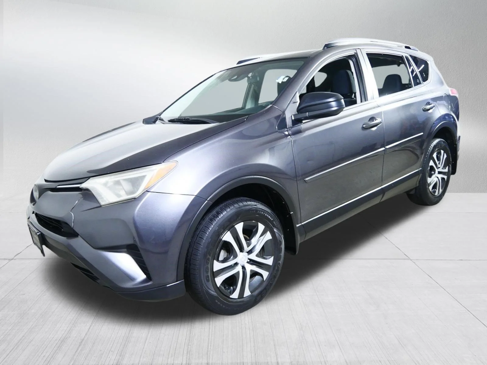 Used 2018 Magnetic Gray Metallic Toyota LE image 3