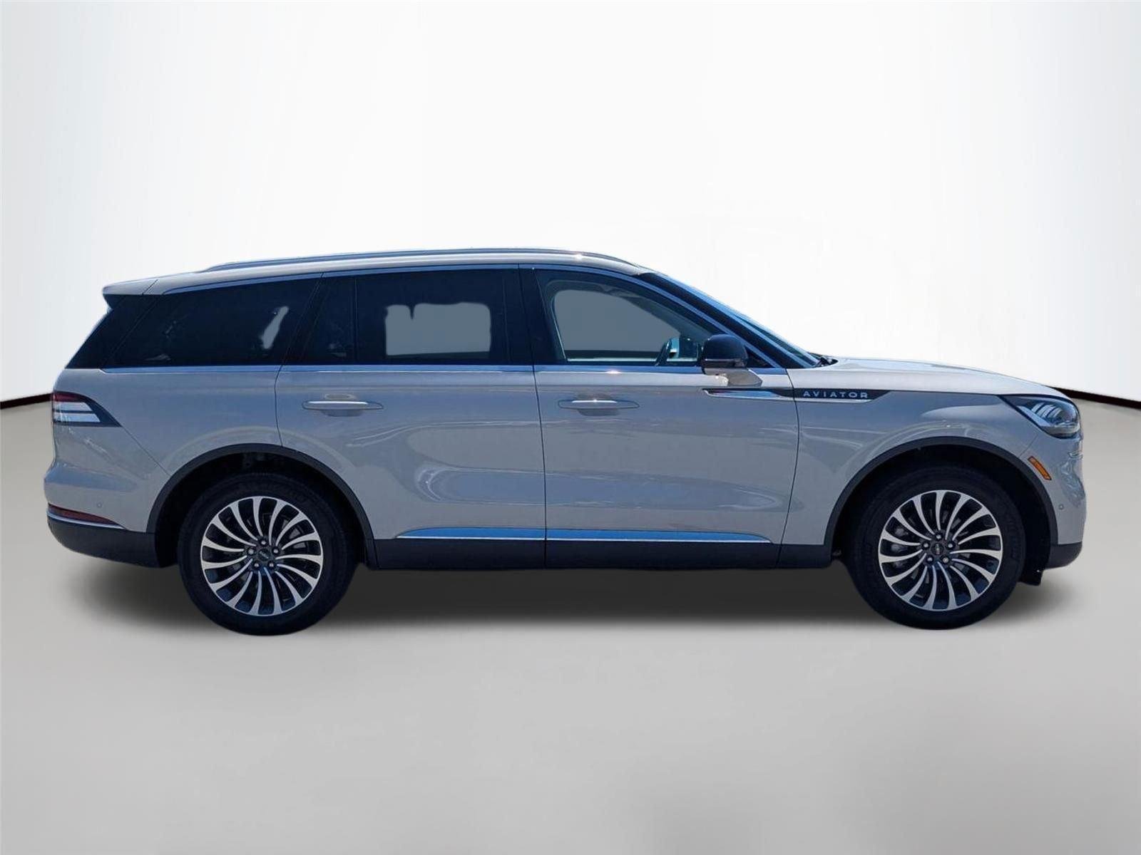 Certified Used 2021 Ceramic Pearl Lincoln Reserve image 4