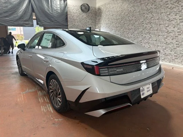New 2026 Aero Silver Hyundai Limited image 5