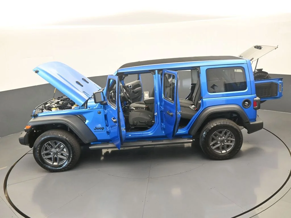 Used 2025 Hydro Blue Pearl Coat Jeep Sport S image 59