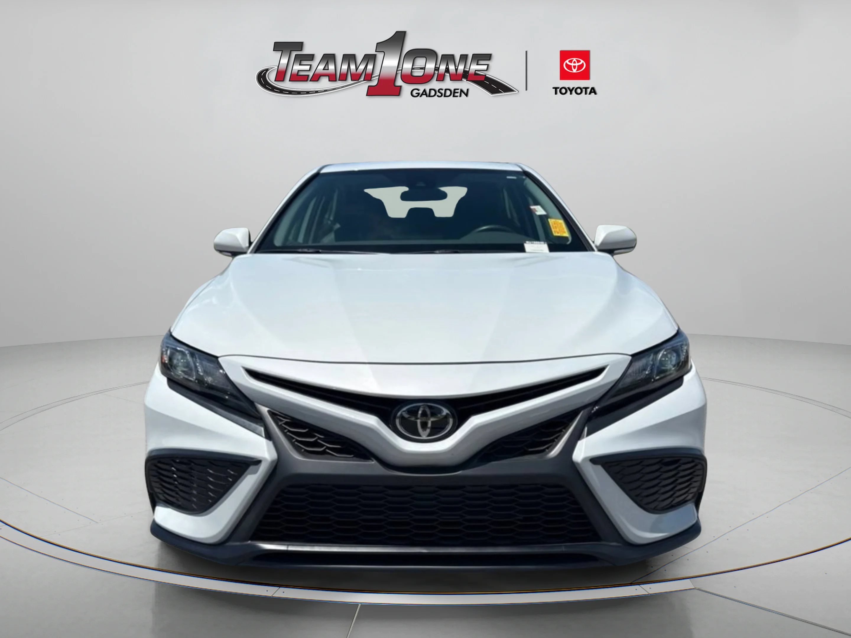 Used 2024 Ice Toyota SE image 2