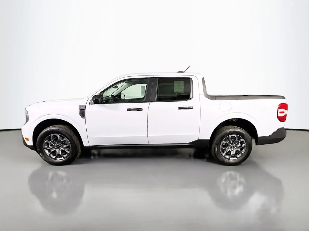 New 2026 Space White Metallic Ford XLT image 6