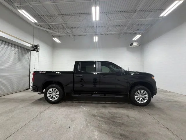 Used 2025 Black Chevrolet Custom image 8