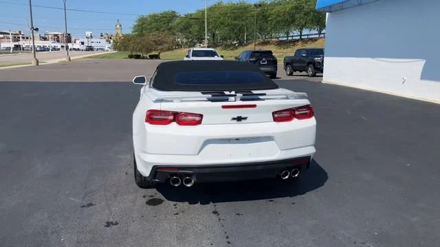 2022 Chevrolet Camaro LT1 - Photo 7