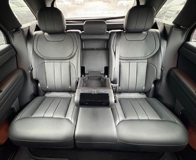 Certified Used 2025 White Land Rover Dynamic SE image 38