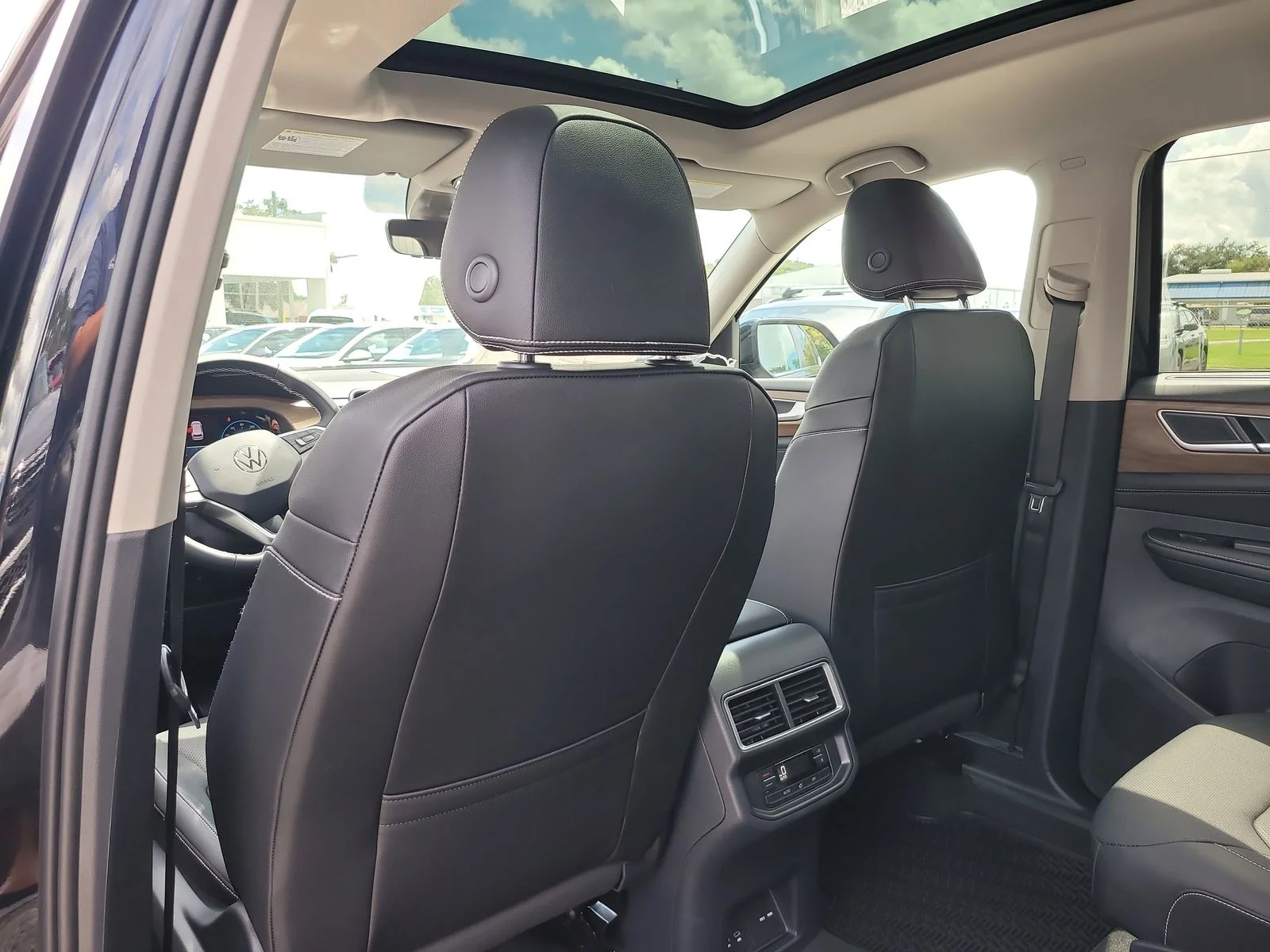 2026 Volkswagen Atlas SE w/Tech - Photo 13