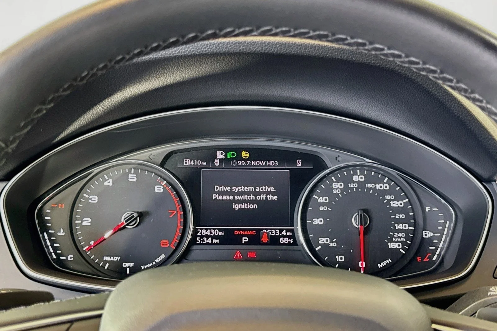 Used 2023 Daytona Gray Pearl Effect Audi S line Premium image 12
