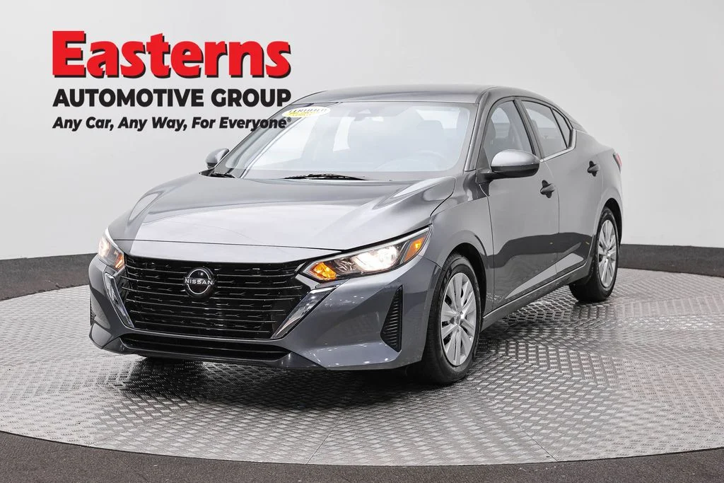 Used 2024 Gray Nissan S image 1