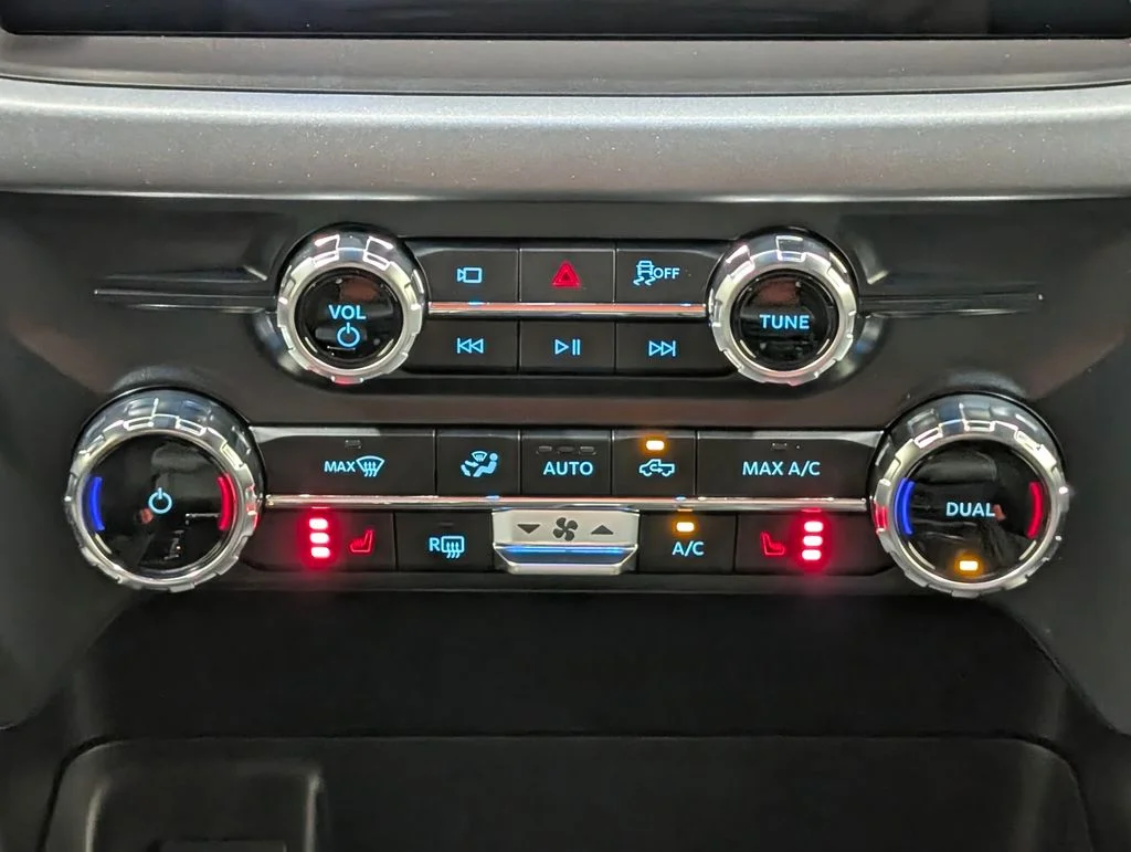 New 2026 Iconic Silver Metallic Ford XLT image 6