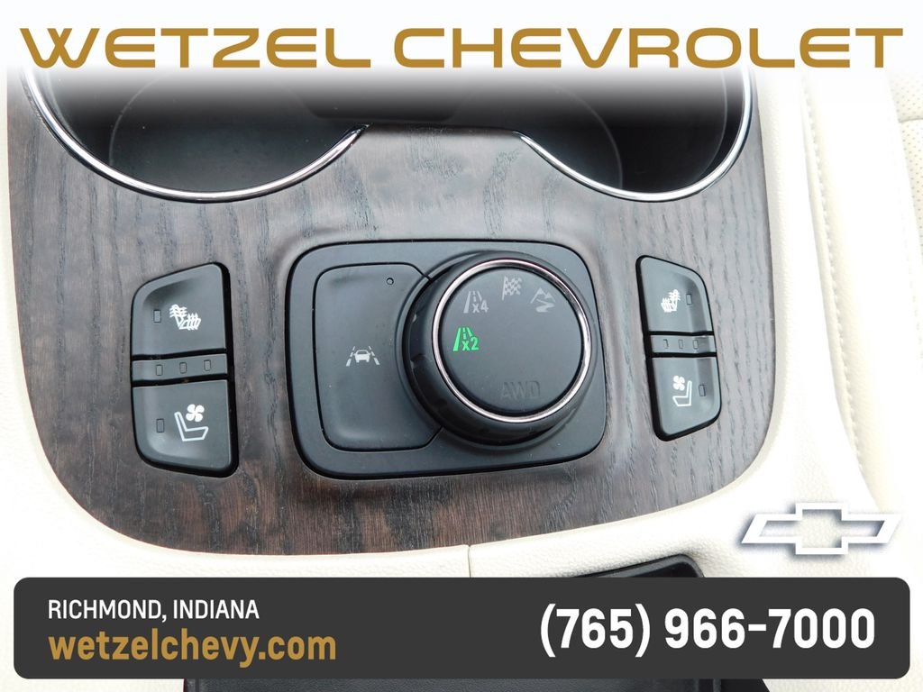 Used 2023 White GMC Denali image 43