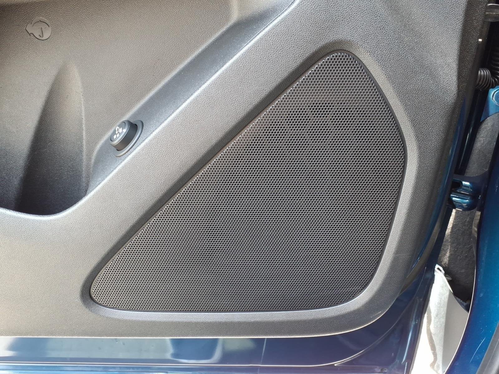 Used 2020 Pacific Blue Metallic Chevrolet LT image 6
