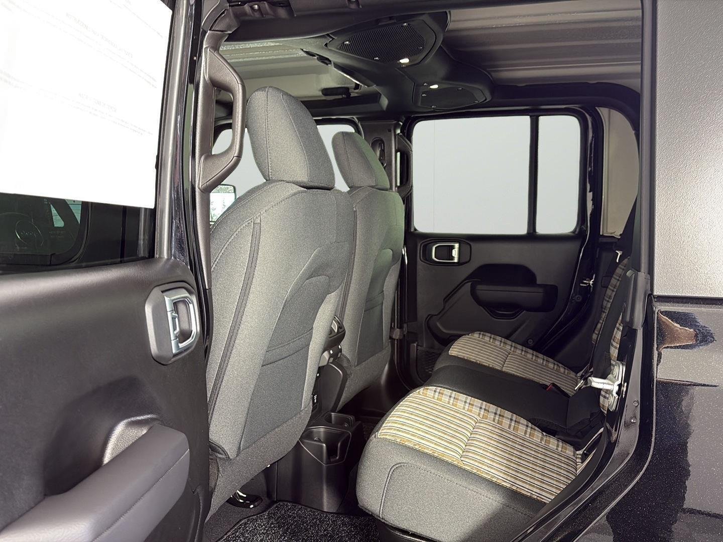 New 2026 Black Clear-Coat Exterior Paint Jeep 85th Anniversary Edition image 9