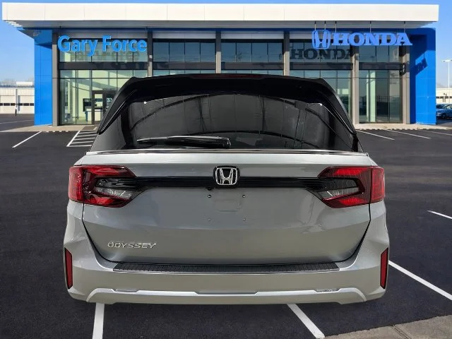 New 2027 Solar Silver Metallic Honda EX-L image 4