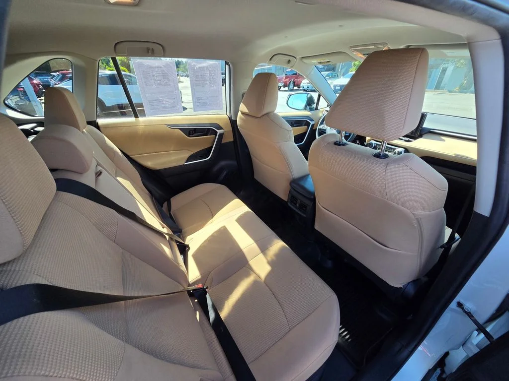 Used 2021 White Toyota LE image 18