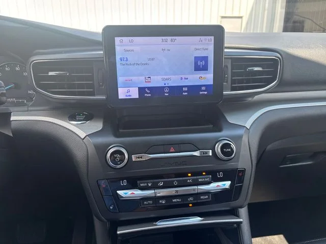 Used 2020 Black Ford XLT image 17