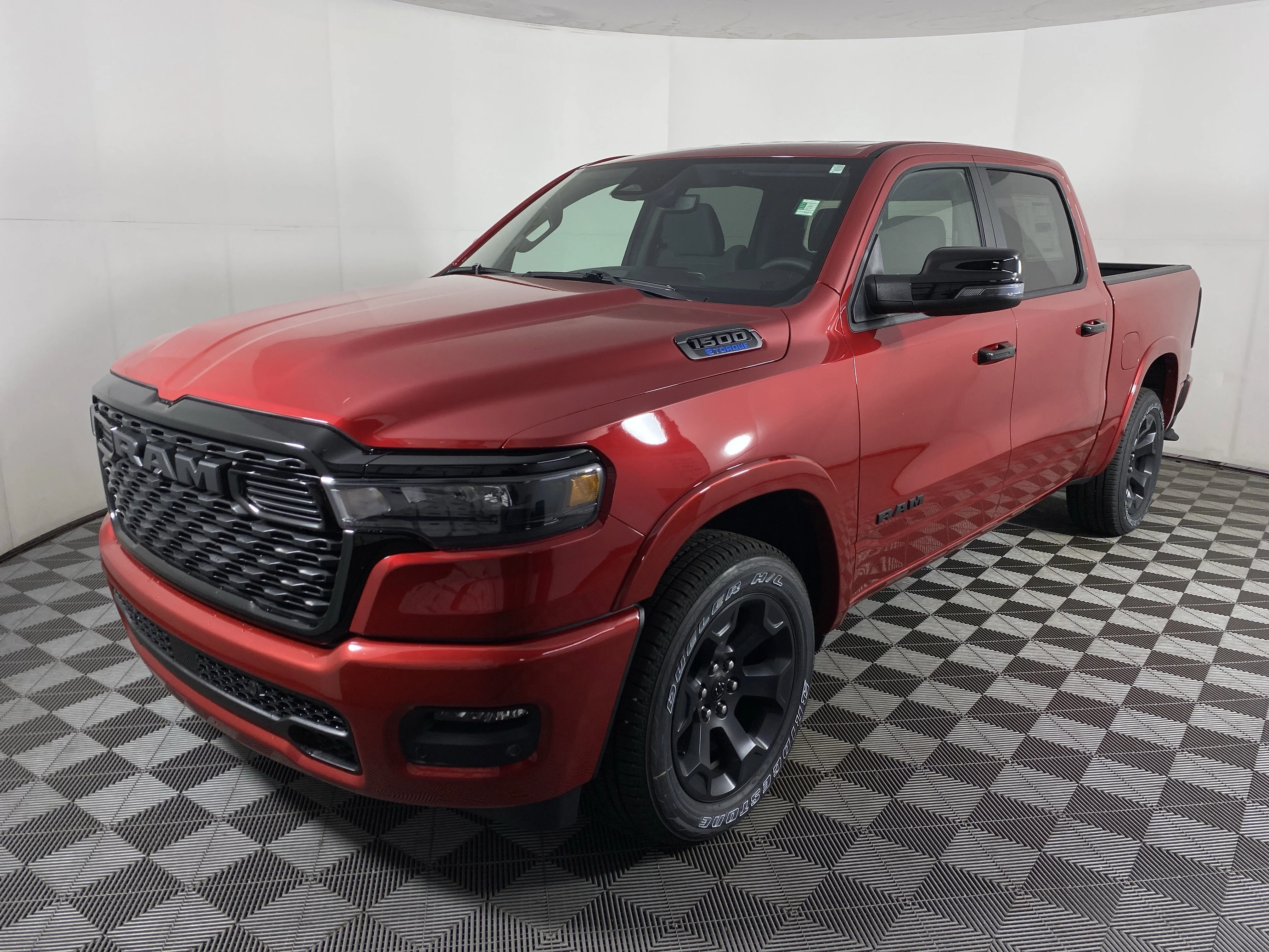 New 2026 Molten Red Pearl-Coat Exterior Paint RAM Big Horn/Lone Star image 10