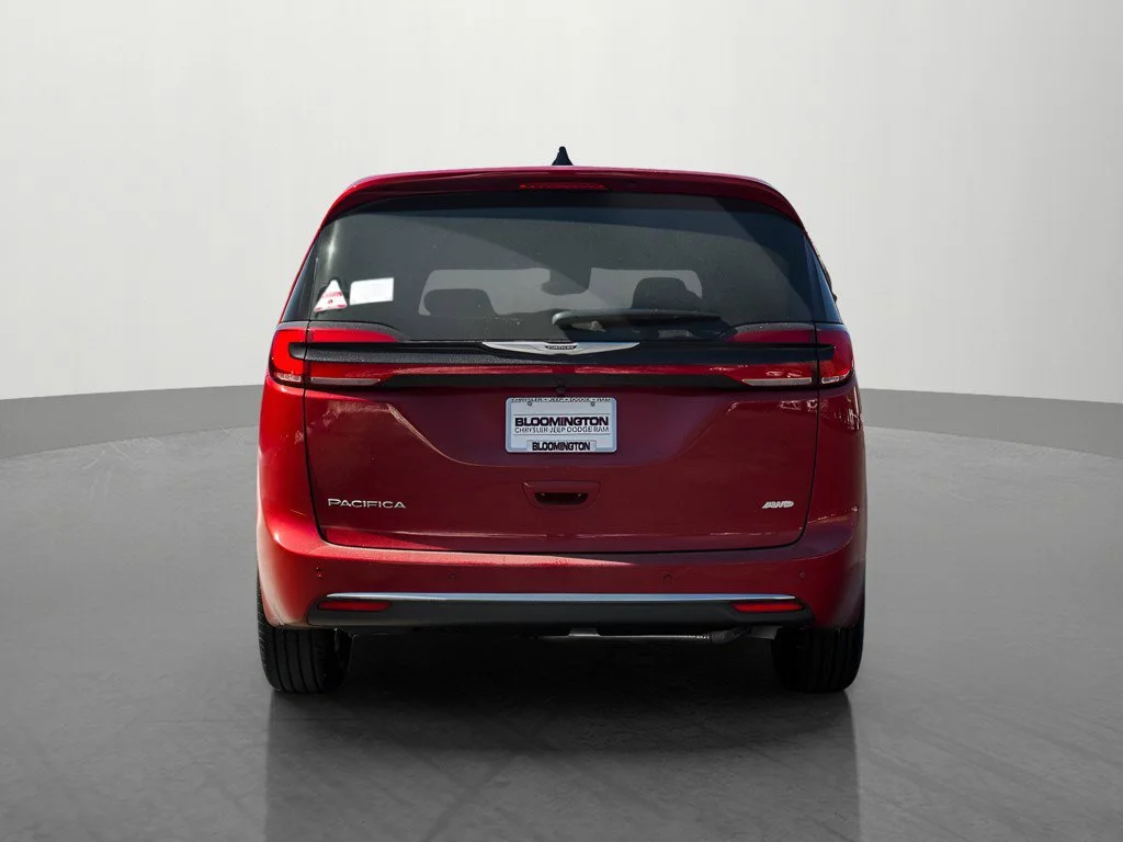 New 2026 Red Hot Pearlcoat Chrysler Select image 4