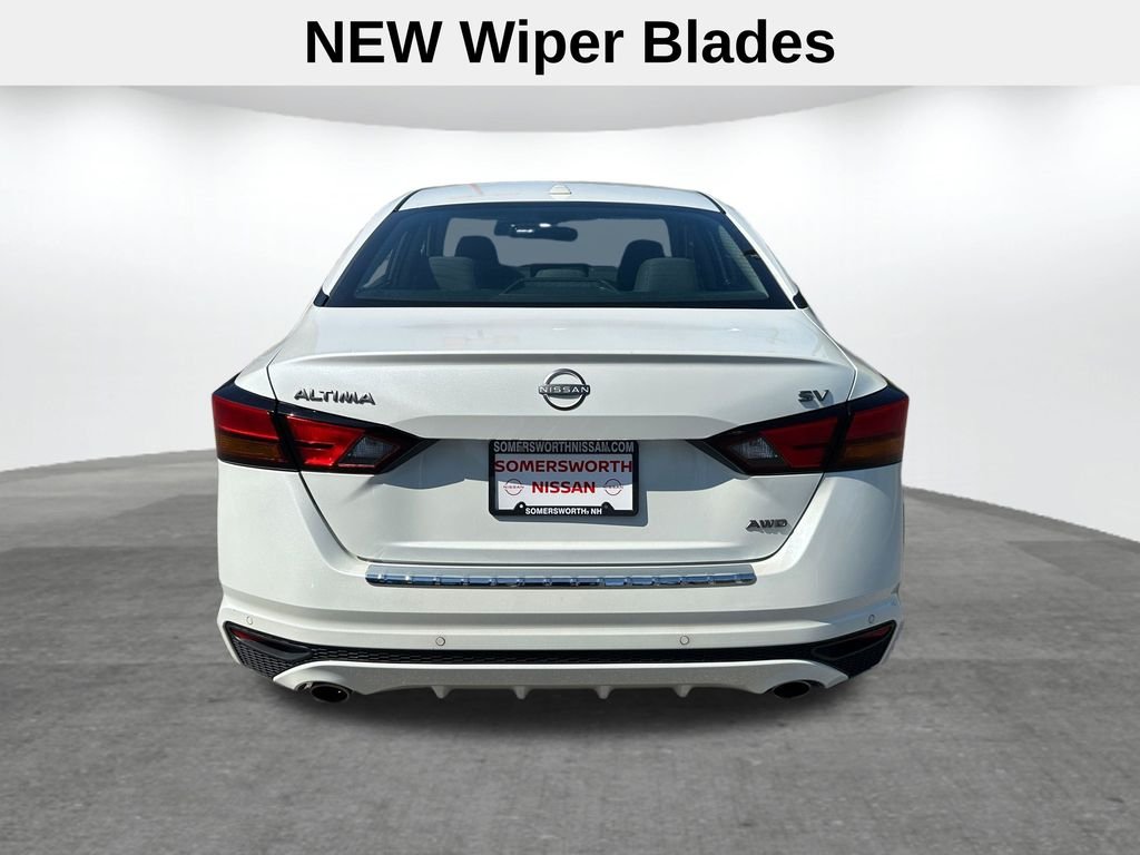 Used 2023 White Nissan 2.5 SV image 7
